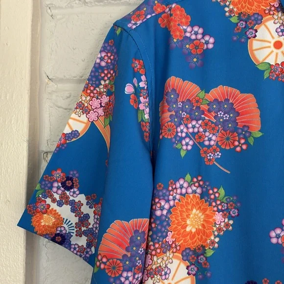 UpSaint Floral Short Sleeve Casual Button Down Size M - Picture 3 of 7